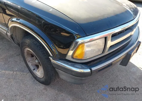 1997 Chevrolet Blazer Ls z USA, uszkodzony, nr VIN 1GNCS13W4V2200380